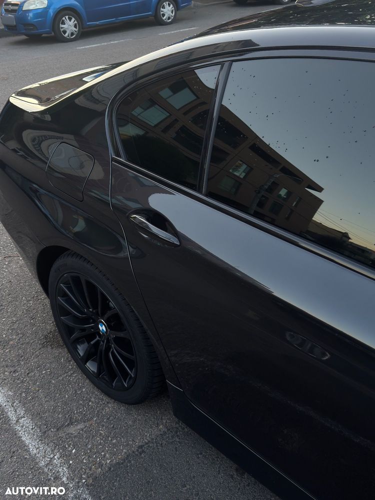 BMW Seria 5 525d xDrive AT - 9