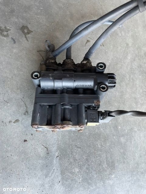 ACTROS MP4 ATEGO zawór poduszek A0013271425 - 3