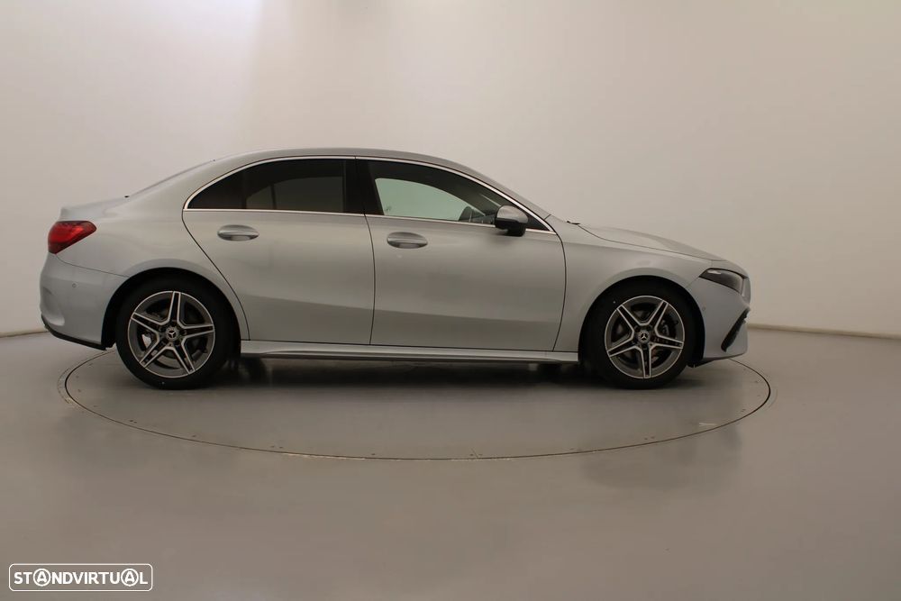 Mercedes-Benz A 200 Limousine Standard - 4