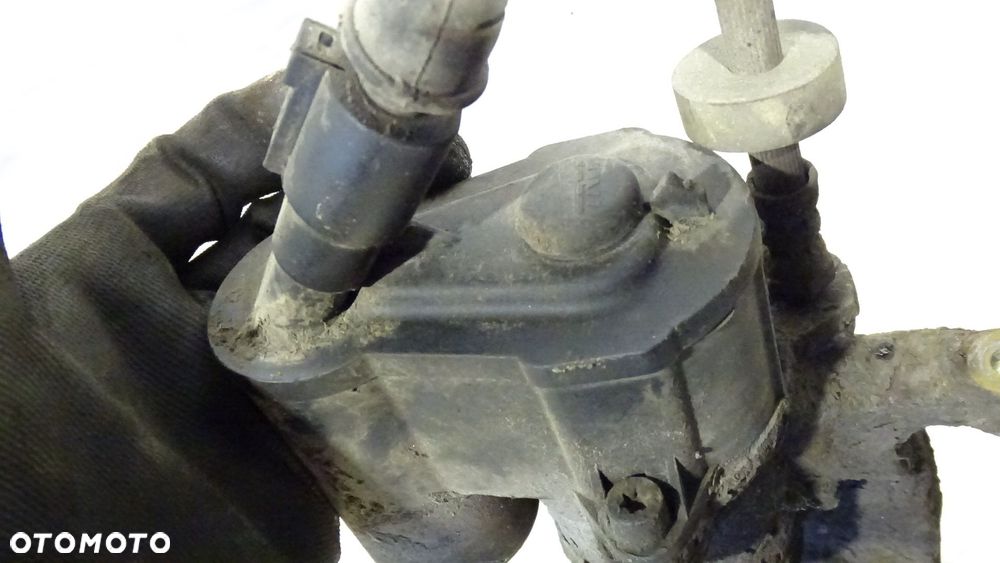 ZACISK HAMULCA PRAWY TYŁ AUDI A6 C6 2.7TDI - 3