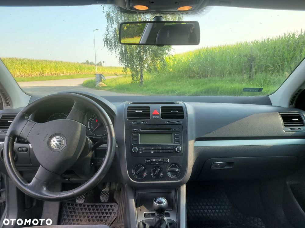 Volkswagen Golf - 6