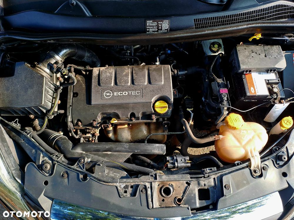 Opel Corsa 1.4 16V Edition 150 - 18