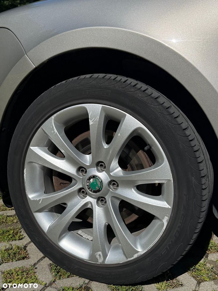 Skoda Superb 2.0 TDI Comfort DSG - 9