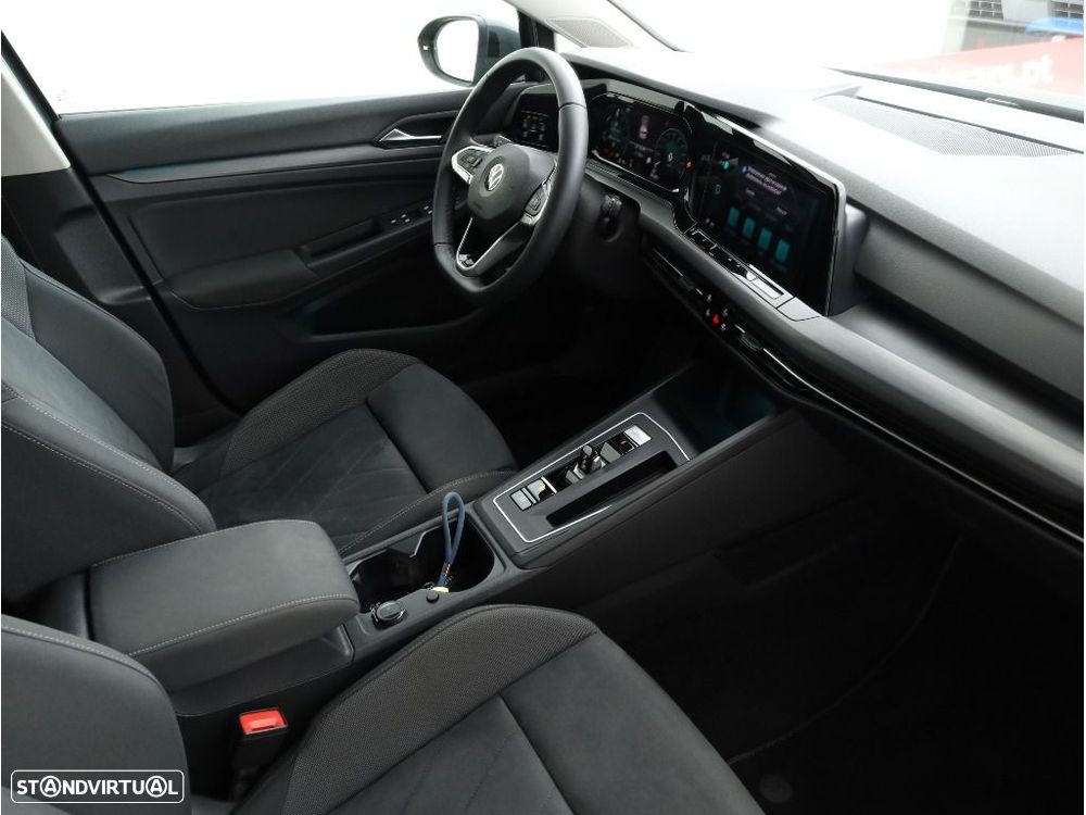 VW Golf 1.4 TSI e-Hybrid DSG - 23