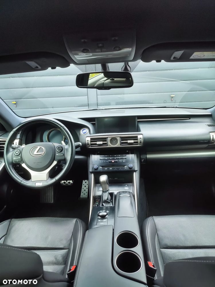 Lexus IS - 14