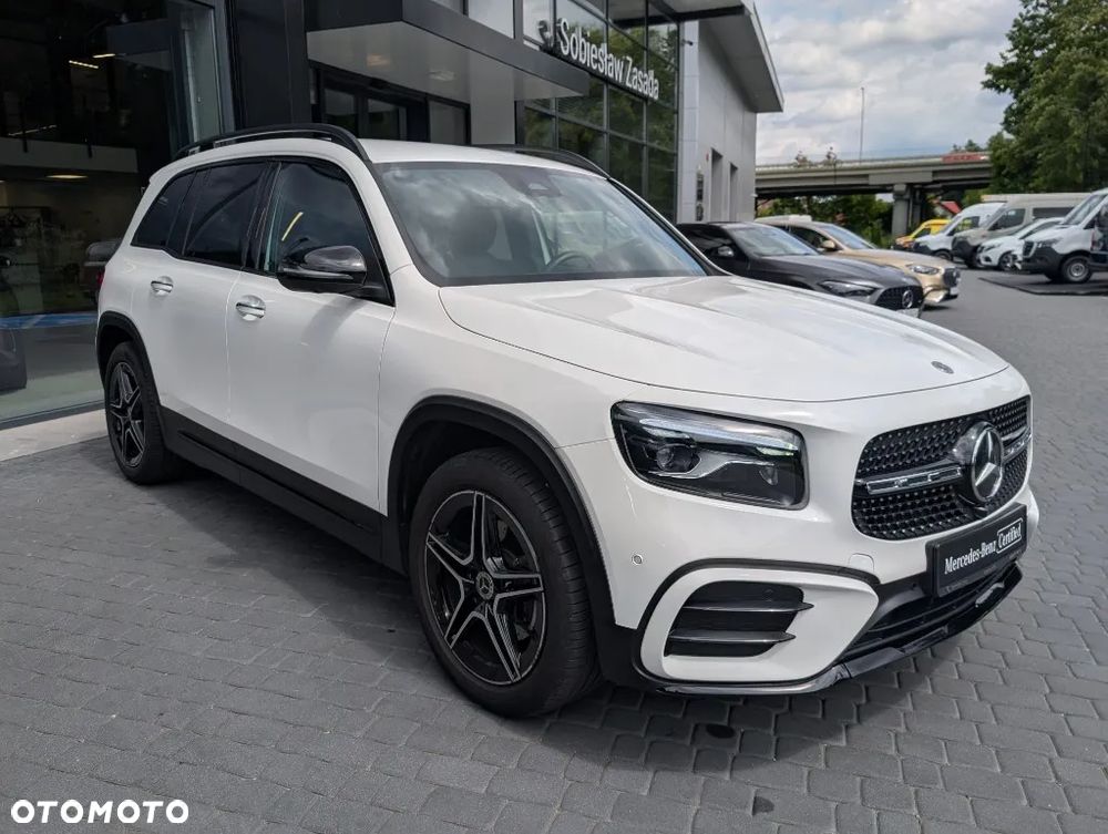 Mercedes-Benz GLB 200 Progressive 7G-DCT - 4