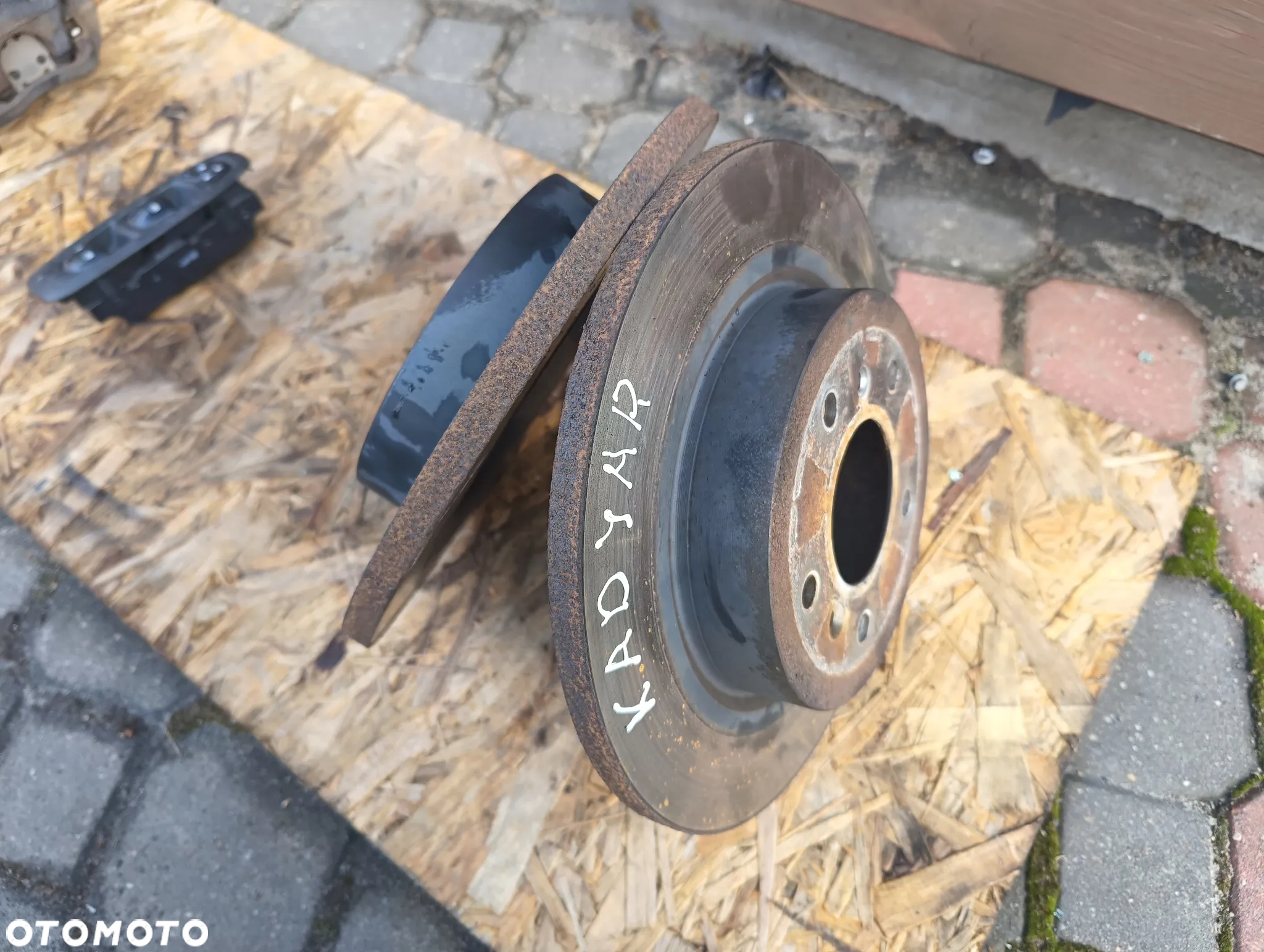 TARCZE HAMULCOWE TYŁ RENAULT KADJAR - 2