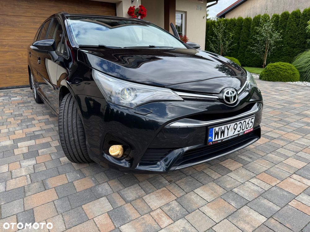 Toyota Avensis Combi 1.8 Multidrive S Executive - 31
