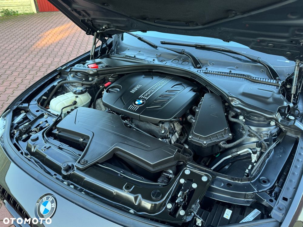 BMW Seria 3 320d Blue Performance Sport Line - 40
