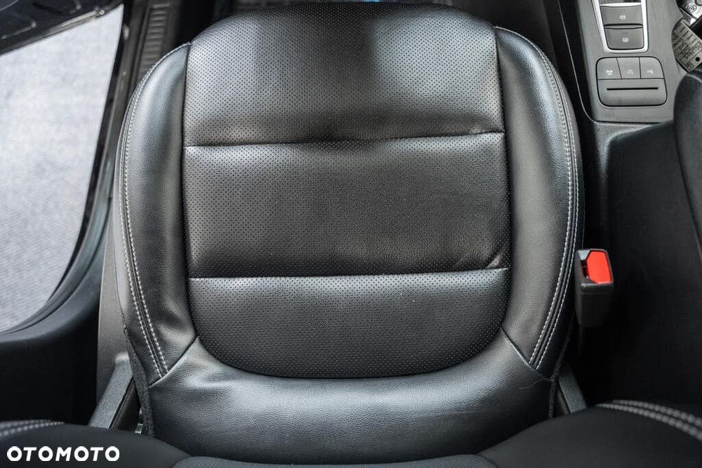 Ford Escape 2.0 EcoBoost AWD Titanium - 27