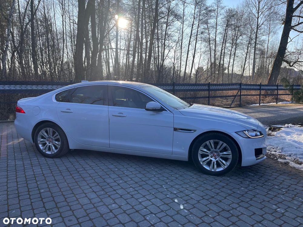 Jaguar XF 2.0 T R-Sport - 1