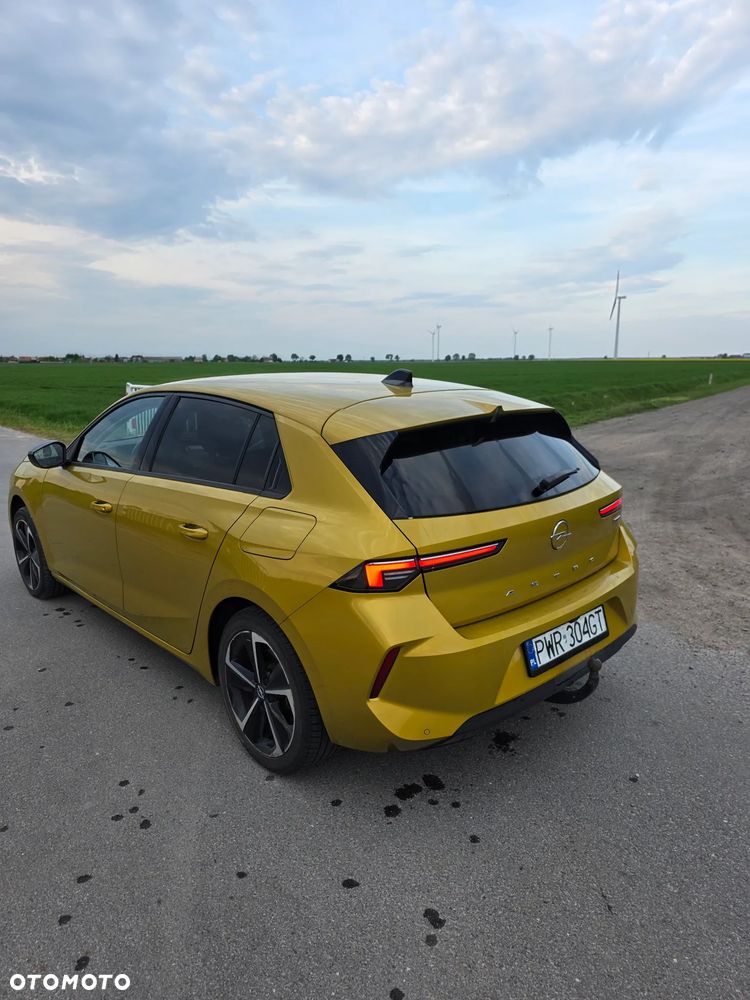 Opel Astra 1.6 T Plug-in Hybrid Edition - 4