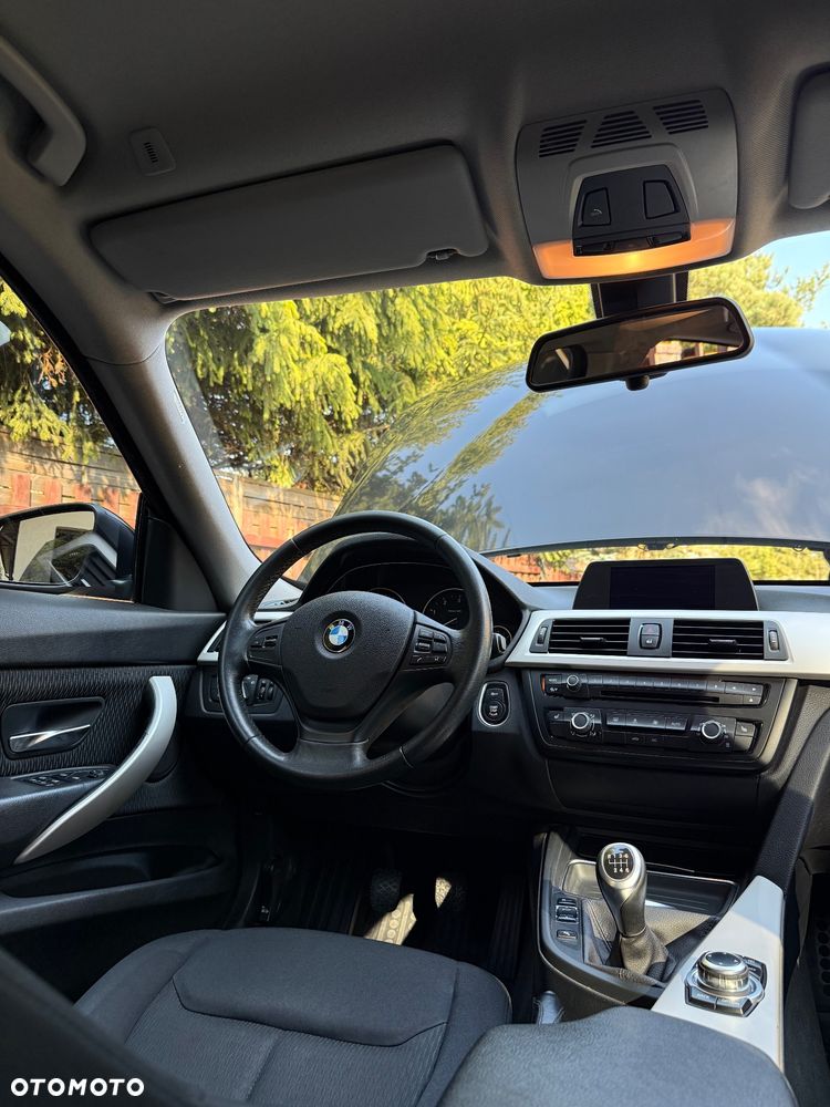 BMW Seria 3 320d - 10
