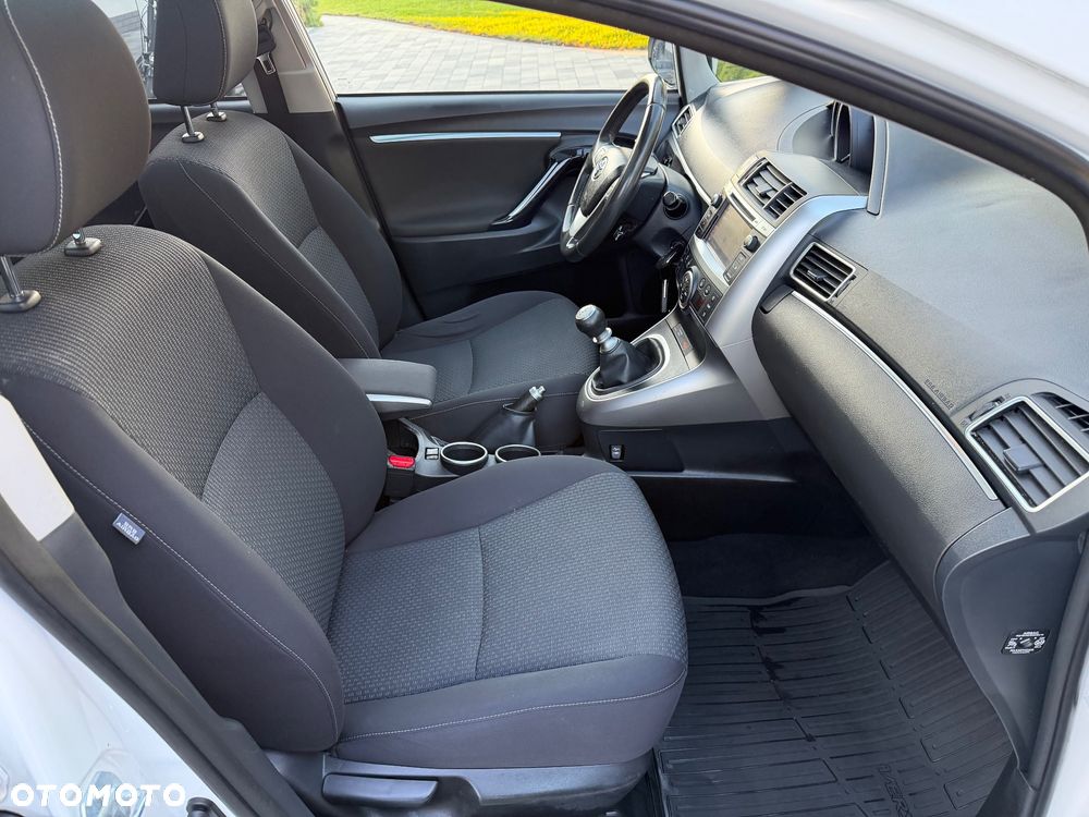 Toyota Verso 2.0 D-4D Prestige 7os - 12