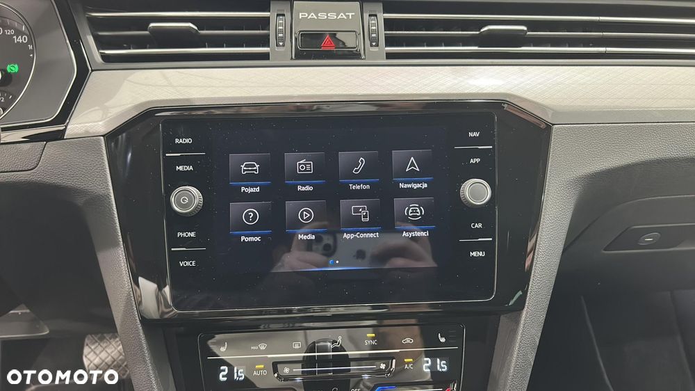 Volkswagen Passat - 20