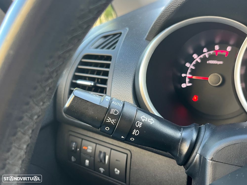 Kia Venga 1.4 CRDi ISG Prime - 10