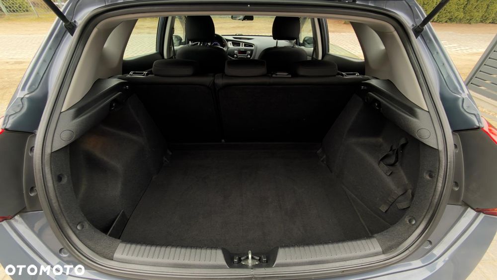 Kia Ceed 1.4 CVVT Dream-Team Edition - 24