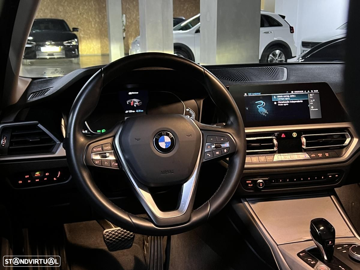 BMW 330 e Touring Corporate Edition Auto - 21