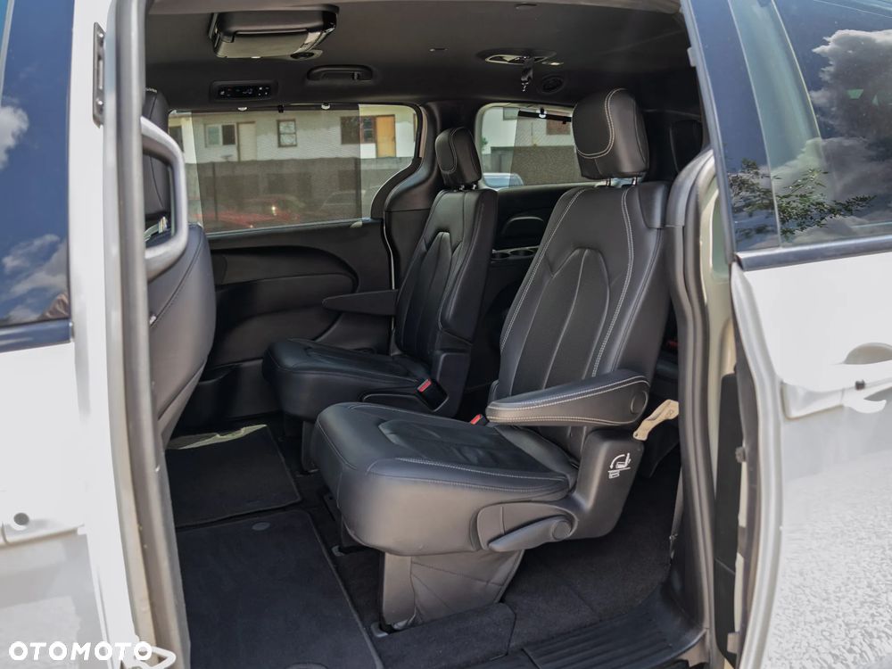 Chrysler Pacifica - 14