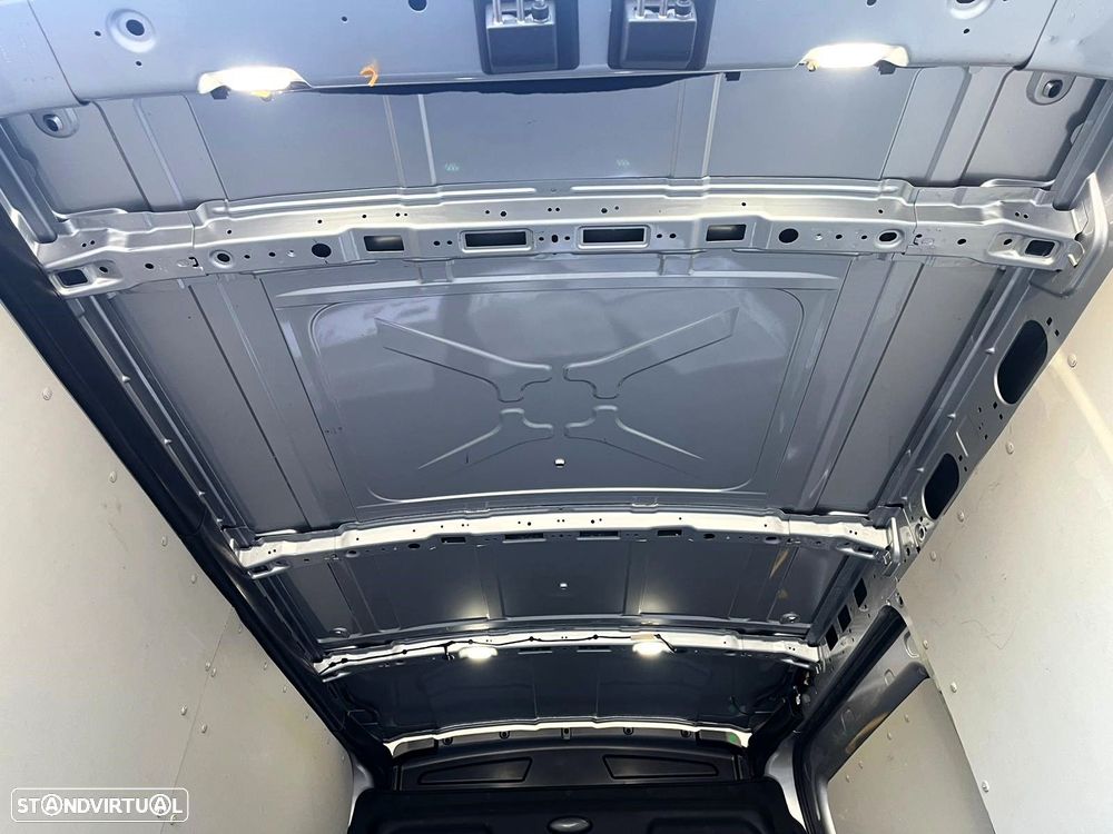 Ford Transit L2H2 2.0 TDCi Iva Dedutivel - 26