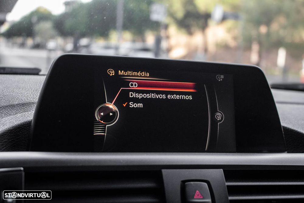 BMW 116 d Line Luxury - 42