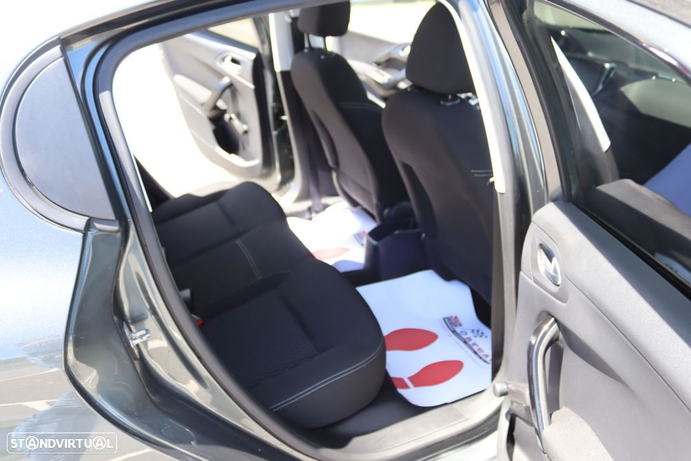Peugeot 208 1.6 BlueHDi Style - 14