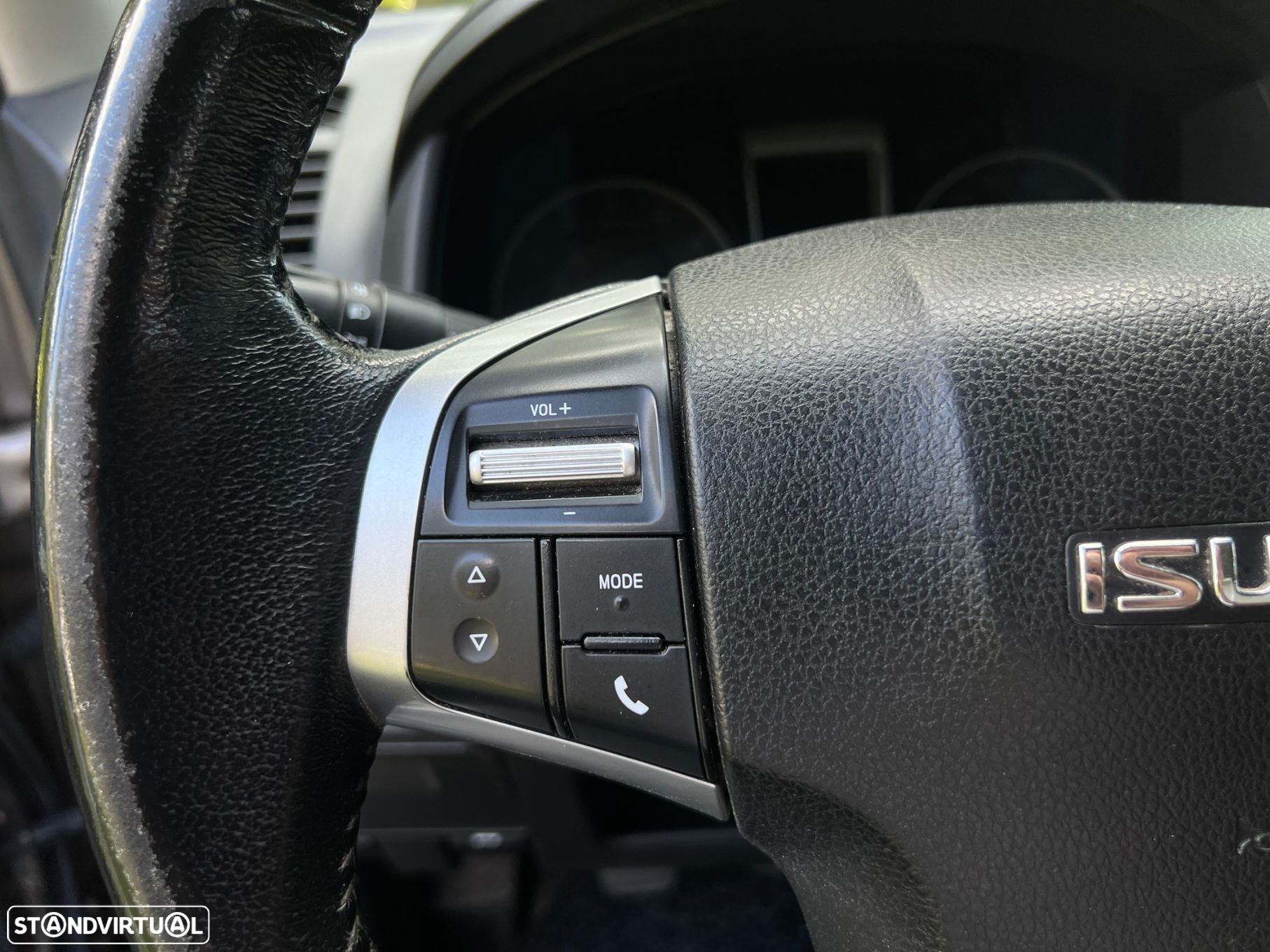 Isuzu D-Max 2.5 DTi CD 4WD LS - 33