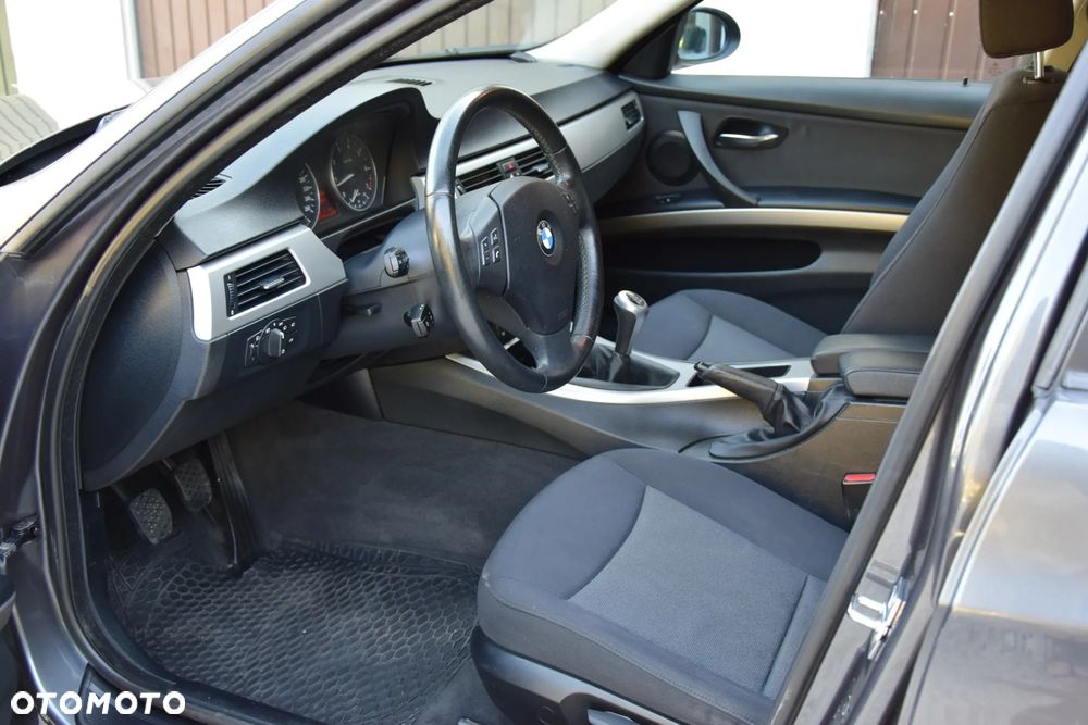 BMW Seria 3 - 18