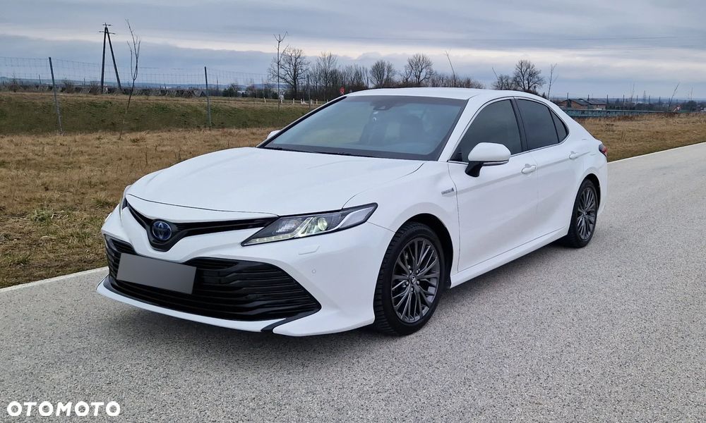 Toyota Camry 2.5 Hybrid Comfort CVT - 1