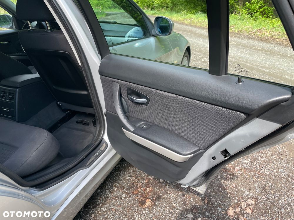 BMW Seria 3 320d DPF - 27