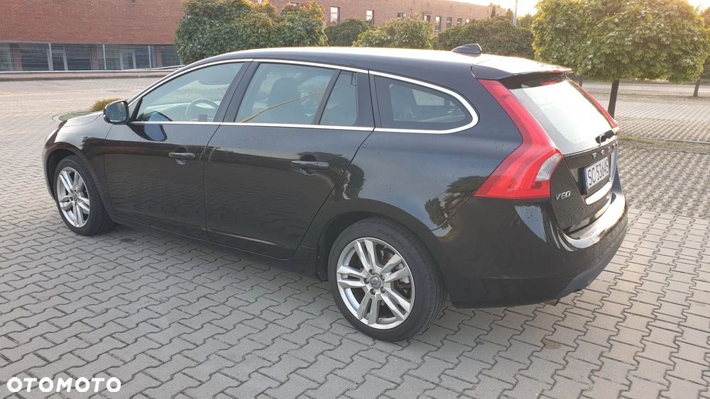 Volvo V60 D3 Summum - 1