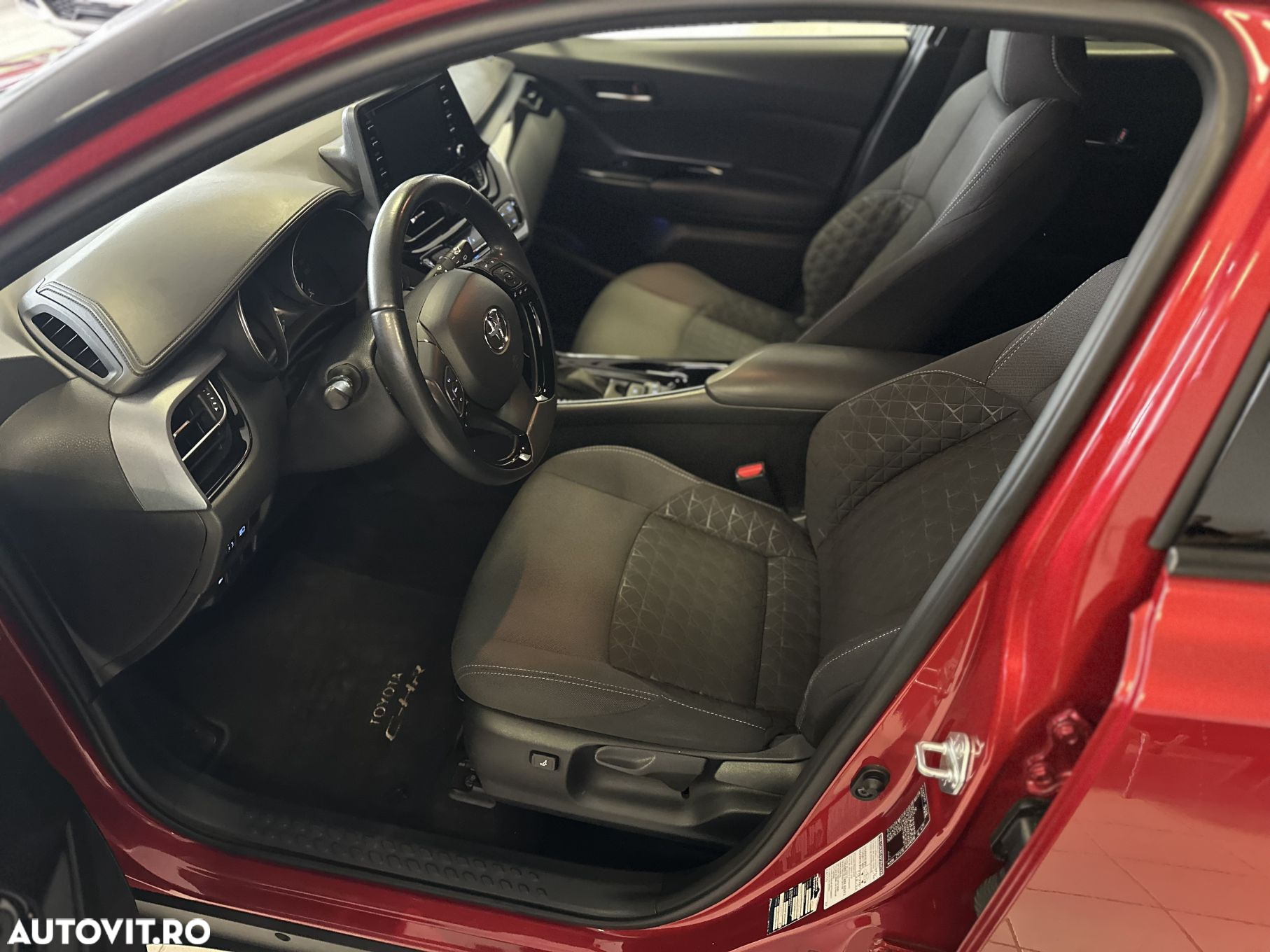 Toyota C-HR - 6