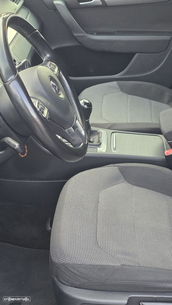 VW Passat Variant 1.6 TDI Confortline BlueMotion - 19