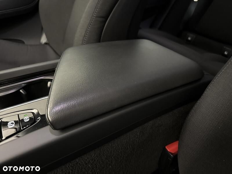 Volvo XC 60 D4 Momentum - 18