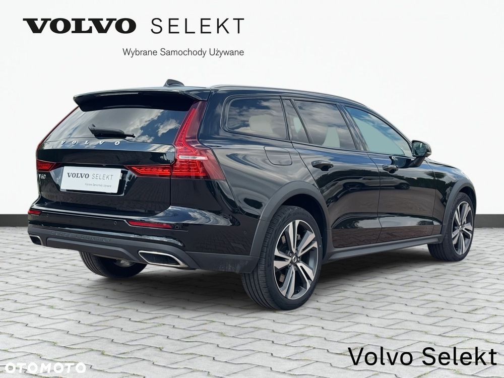 Volvo V60 Cross Country - 6