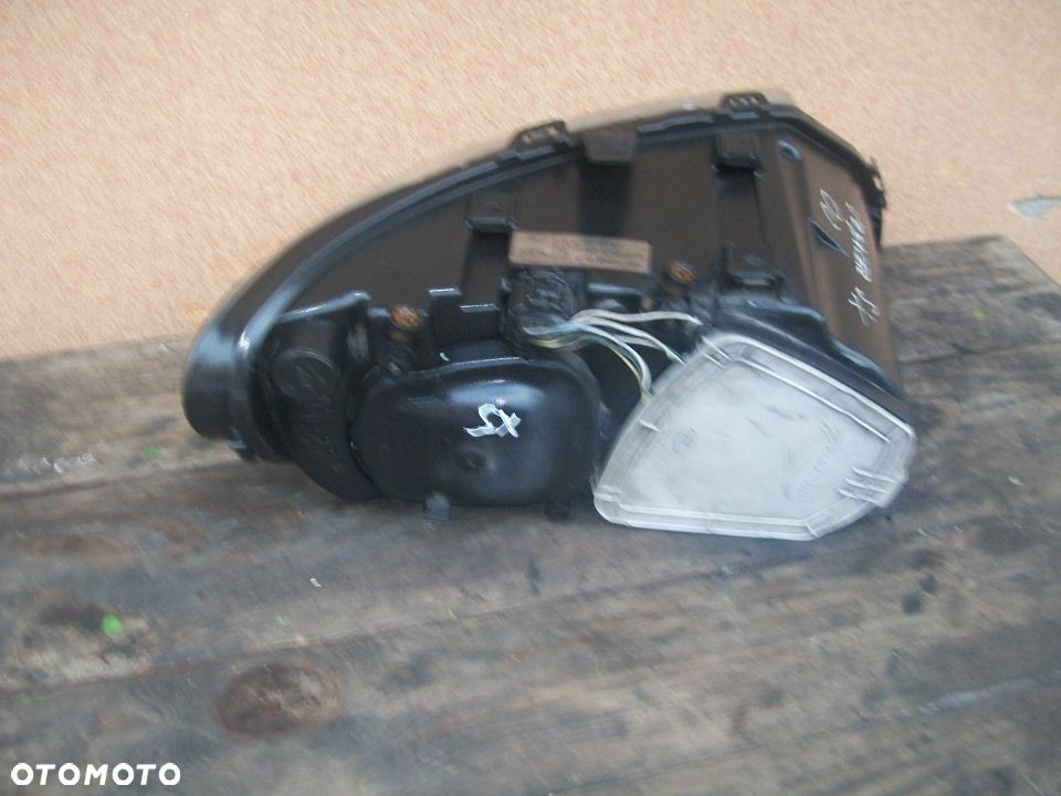 Lampa lewa VOYAGER 03-07 EUROPA - 2