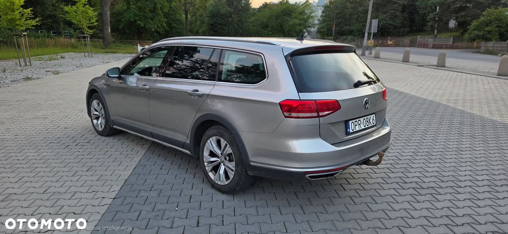Volkswagen Passat - 4
