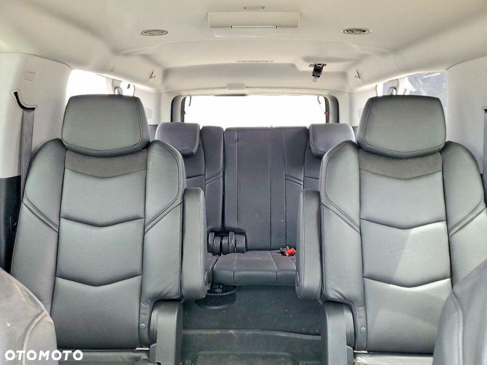 Cadillac Escalade - 8