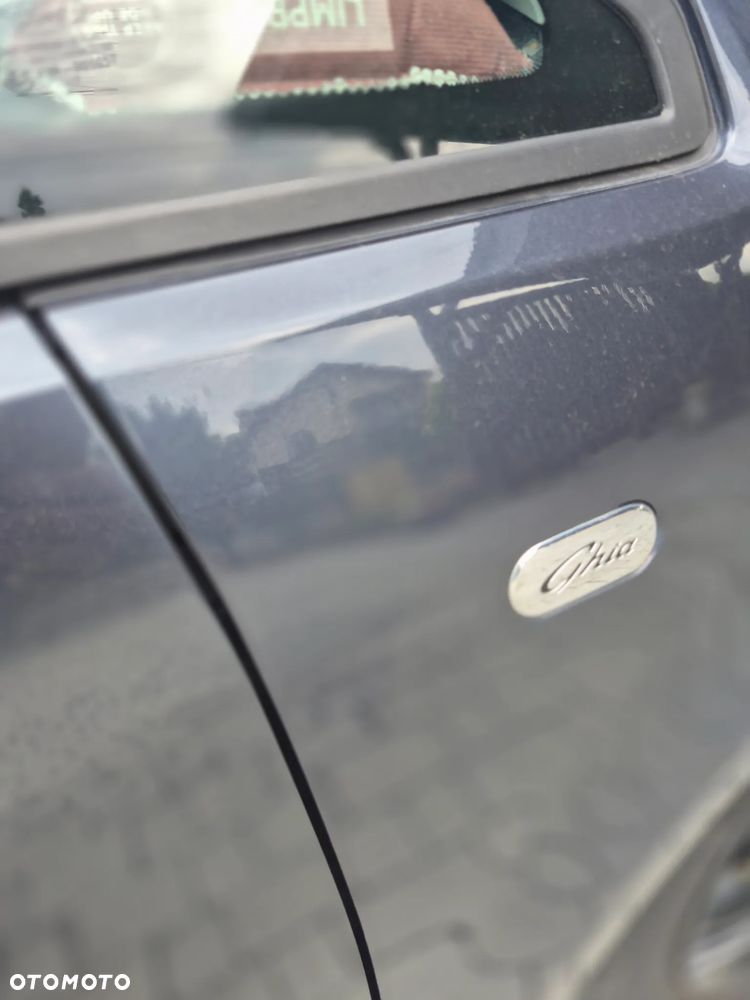 Ford Focus C-Max 1.8 Ghia - 19
