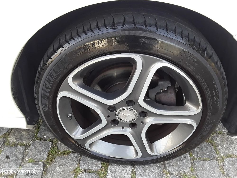 Mercedes-Benz CLA 200 d 7G-DCT UrbanStyle Edition - 28