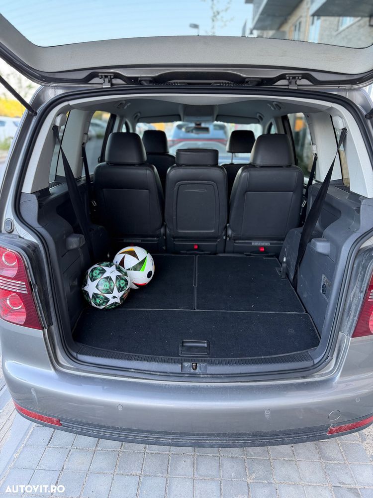Volkswagen Touran 2.0 TDI DPF Highline - 8