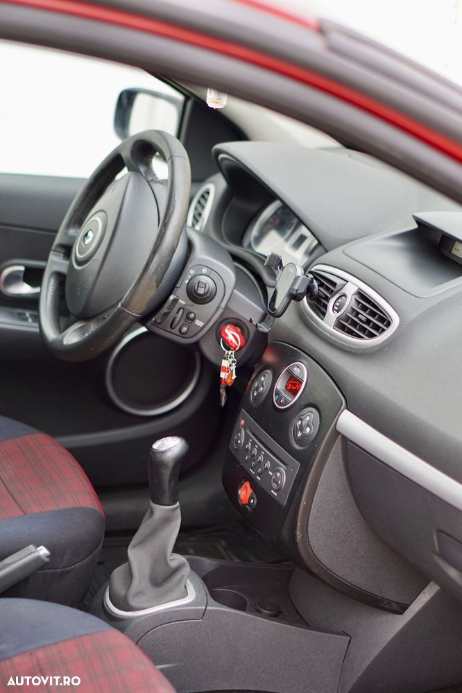 Renault Clio III 1.2 Authentique - 14