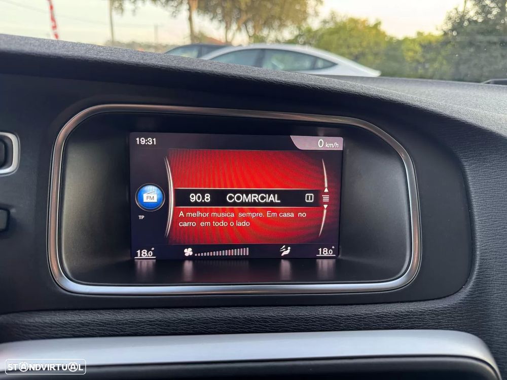 Volvo V40 Cross Country 1.5 T3 Geartronic - 11