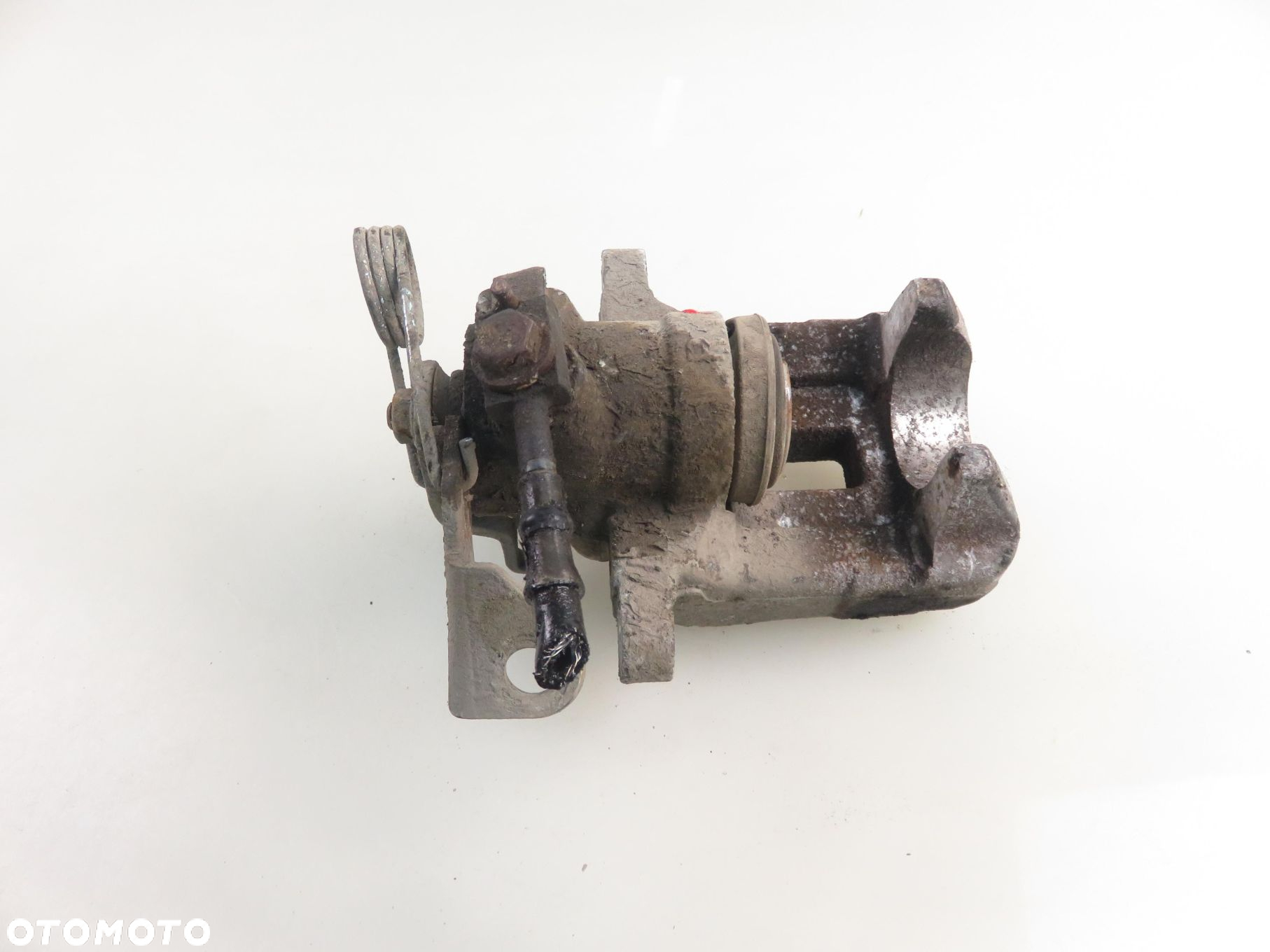 ZACISK PRAWY TYŁ VW PASSAT B5 1.9 TDI - 5