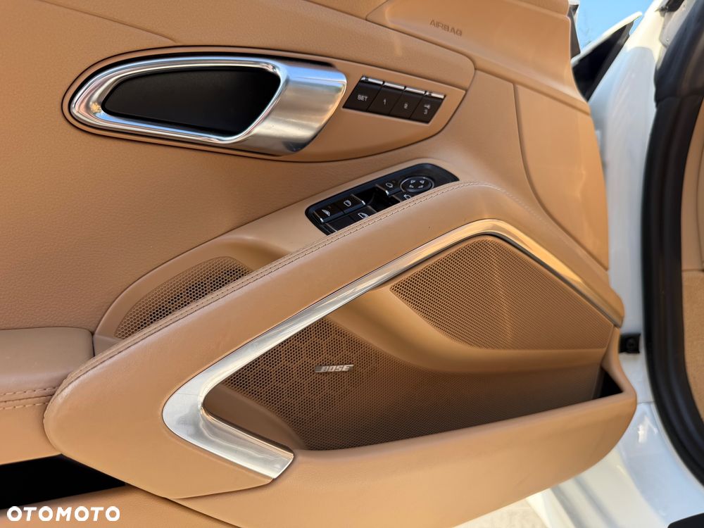 Porsche 911 Carrera S - 21