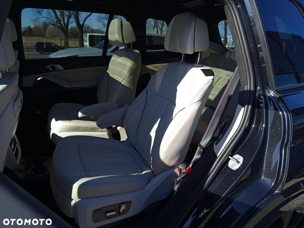 BMW X7 - 22