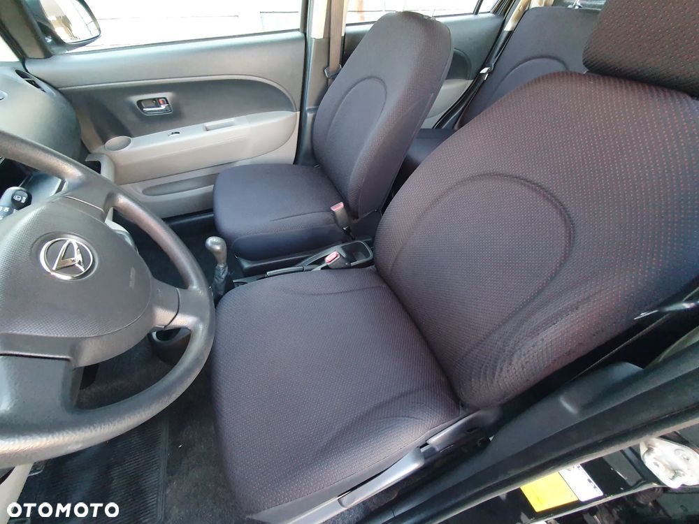 Daihatsu Sirion 1.3 - 12