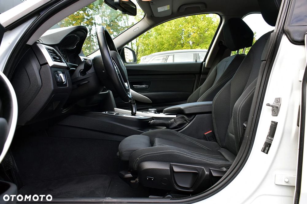 BMW Seria 3 320i Advantage sport - 5