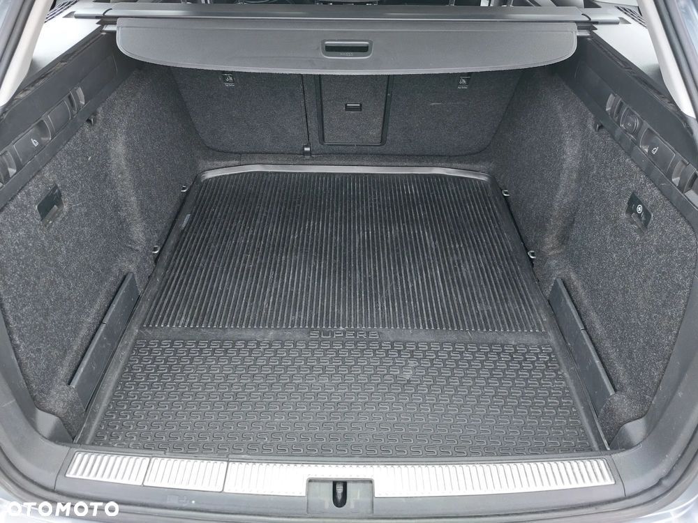 Skoda Superb 2.0 TDI 4x4 Ambition - 9