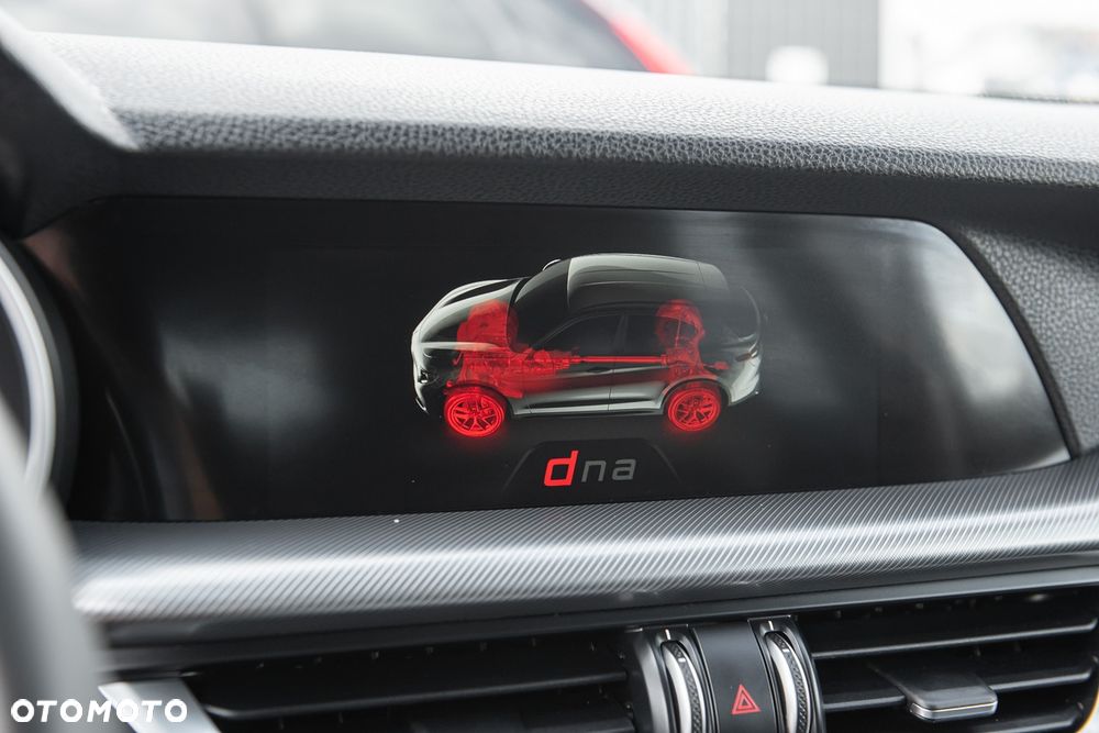 Alfa Romeo Stelvio - 22